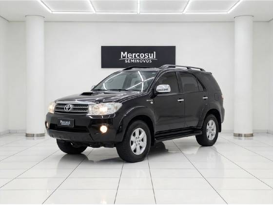 TOYOTA HILUX SW4 3.0 SRV 4X4 16V TURBO INTERCOOLER DIESEL 4P AUTOMÁTICO